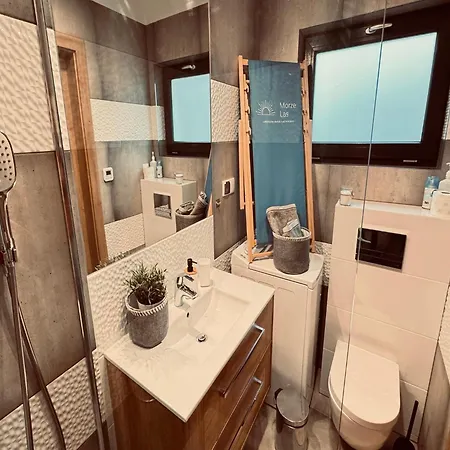 With Jacuzzi, For 4 People 펜션 Rozewie